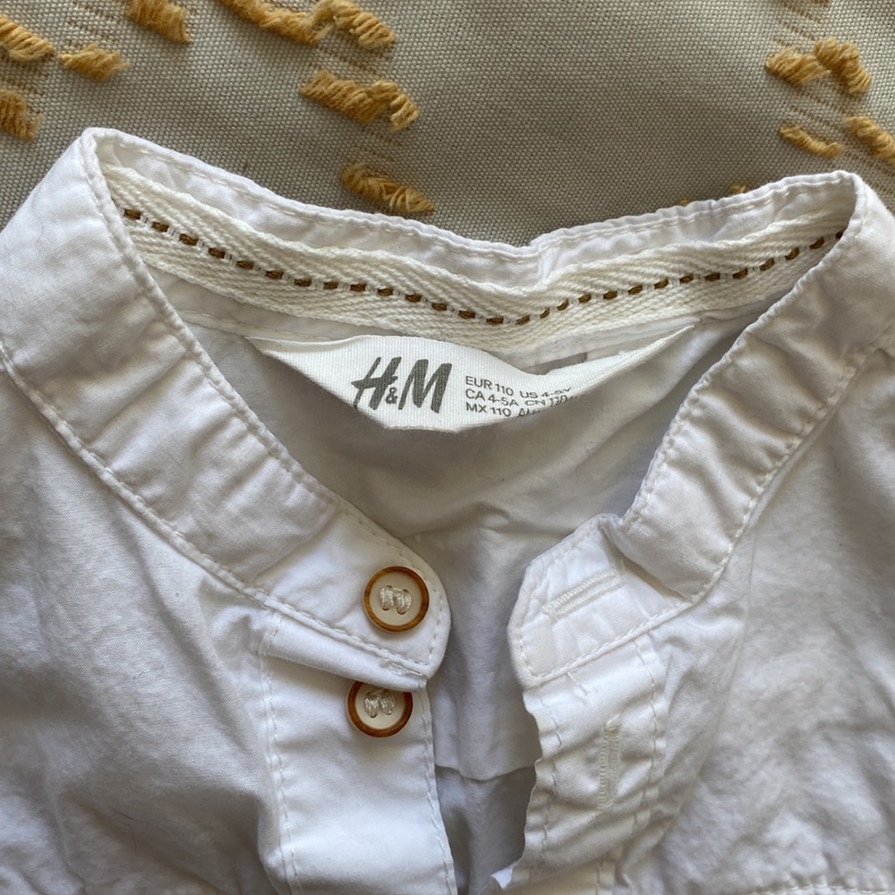 Button down - Picture 3 of 3